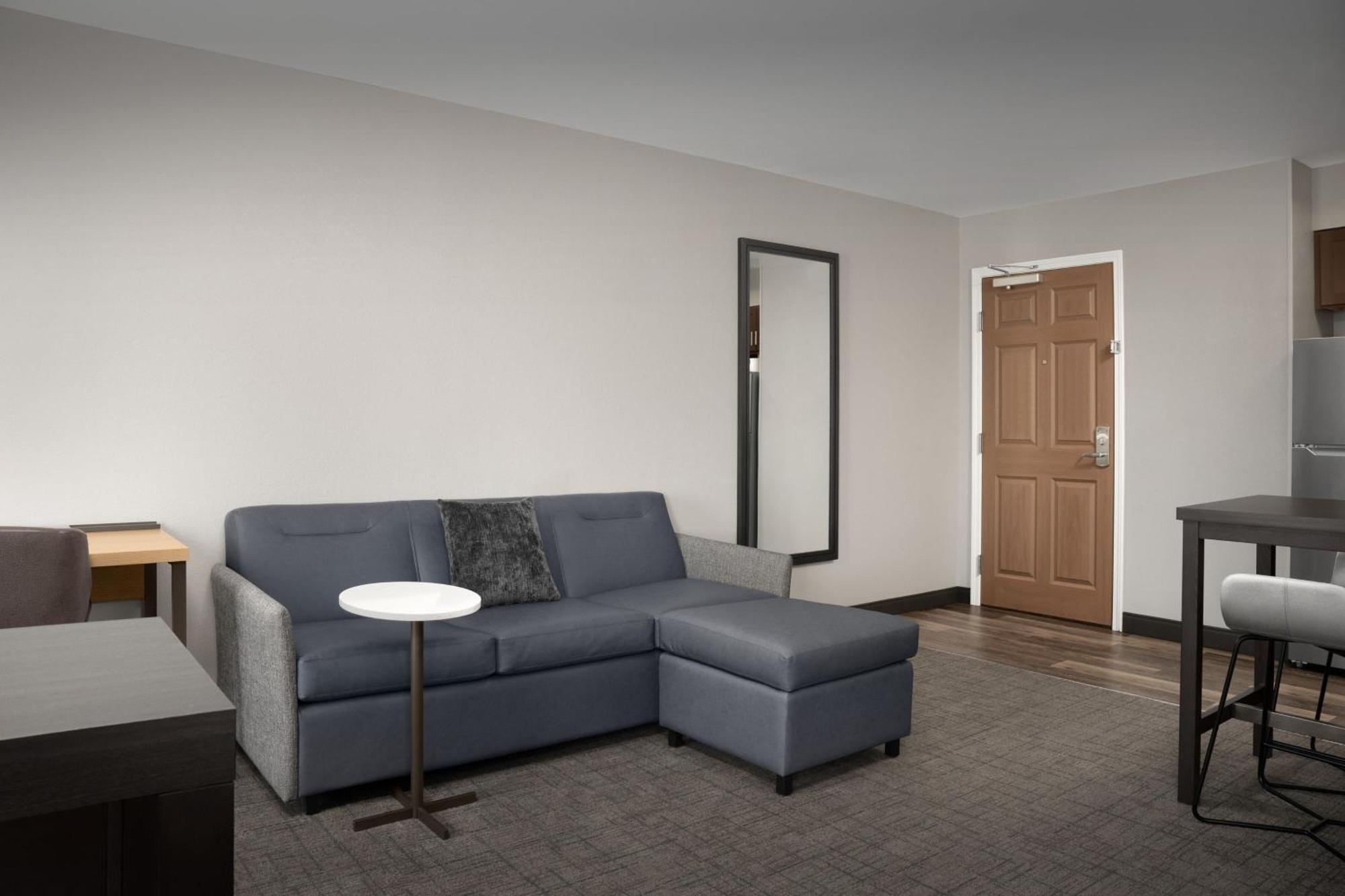 By Marriott Bwi Airport Hotel